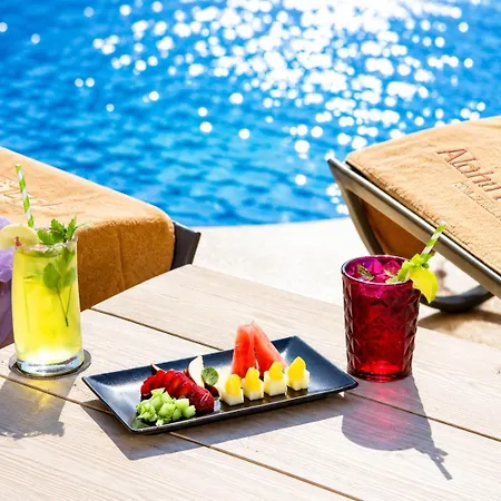 Aloha Hill Club Premium In - Pools, Restaurant, Gym, Wlan, Garage *