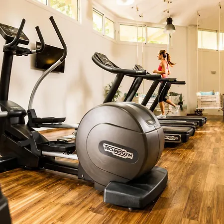 Aloha Hill Club Premium In - Pools, Restaurant, Gym, Wlan, Garage